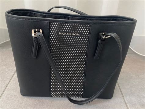 michael kors tasche schwarz mit silber nieten|Michael Michael Kors Schultertasche Mit Nieten .